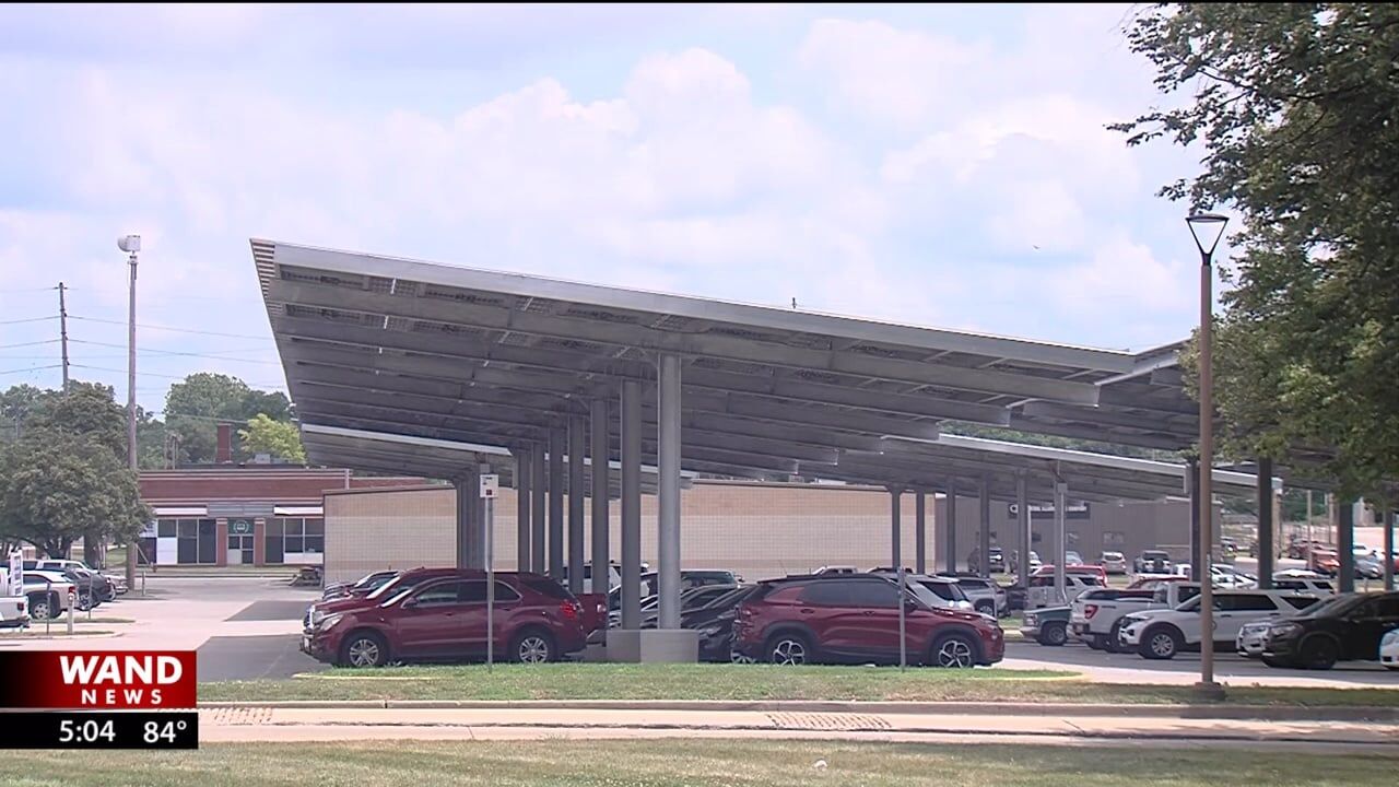Ribbon cutting held for Decatur Civic Center's solar canopy project